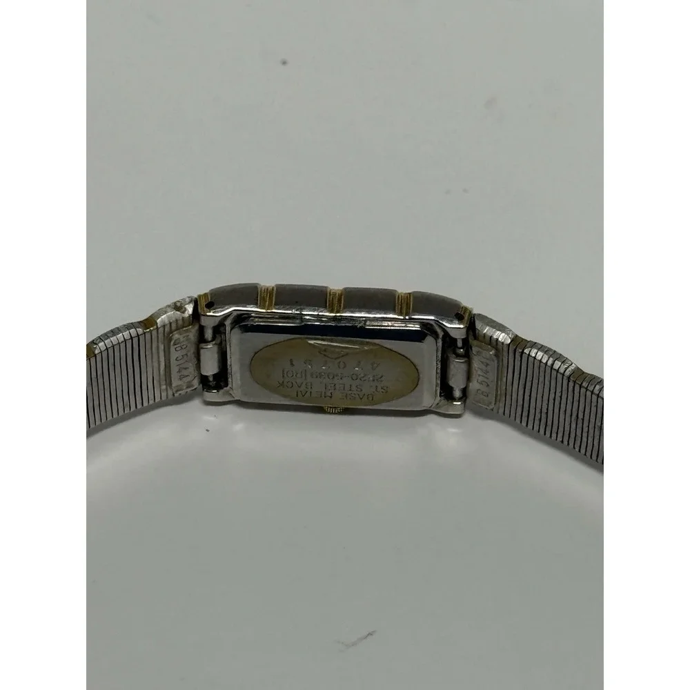 Vtg Seiko Quartz Two Toned Women Watch 2E20-5039 13mm Japan Silver Not Tested